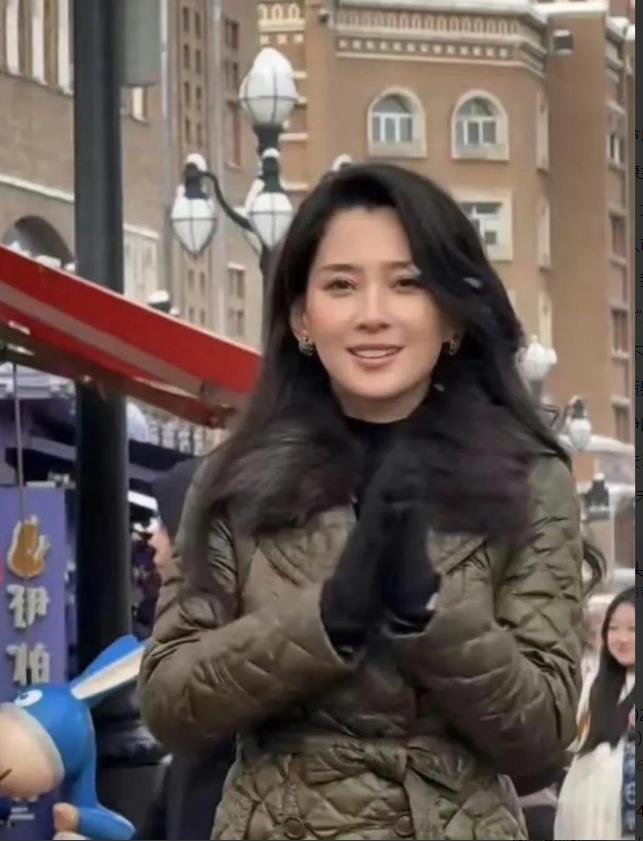 汪峰的现任女友，森林北，她的真名叫做李巧，她并不是普通的网红，而是一个事业做得非