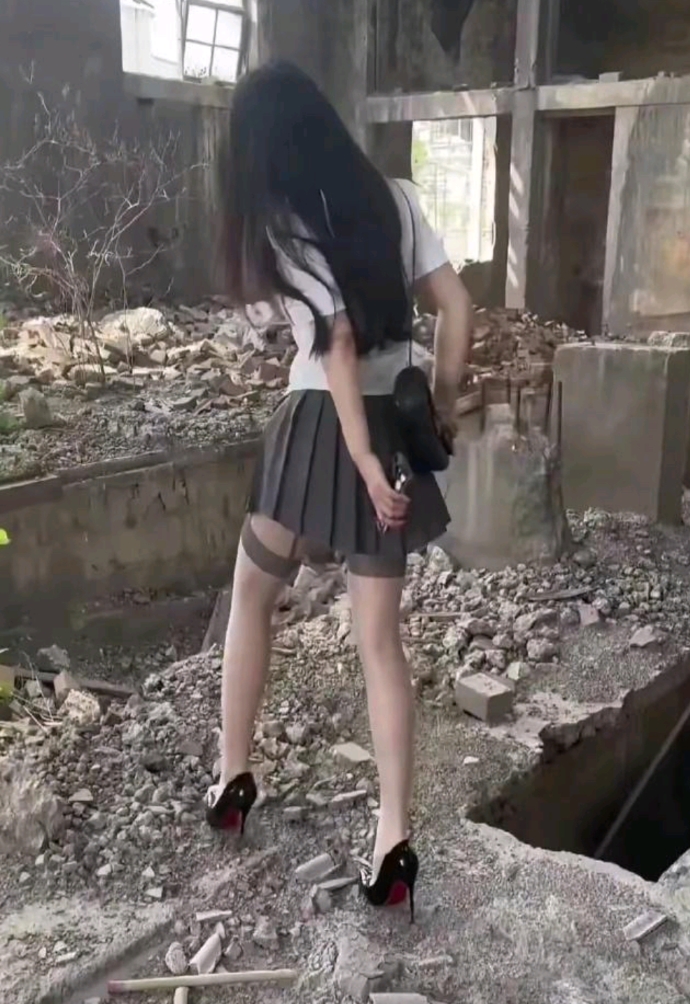 带女朋友来参观一下废弃厂房！