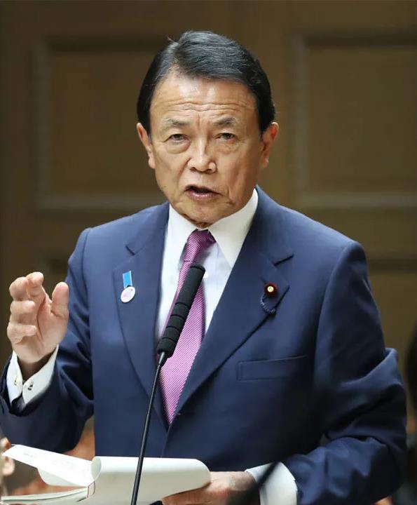 日本下一任首相将会在这8人中选出，名单如下：
第一、麻生太郎    （前首相）
