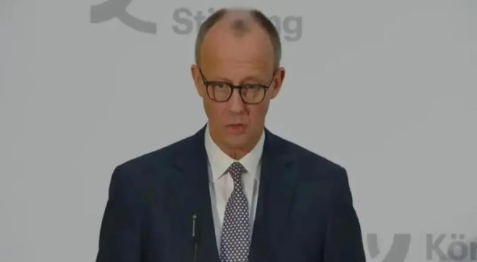 梅尔茨:德国必须让乌克兰强大！

俄新社2月15日消息称，德国总理候选人梅尔茨表