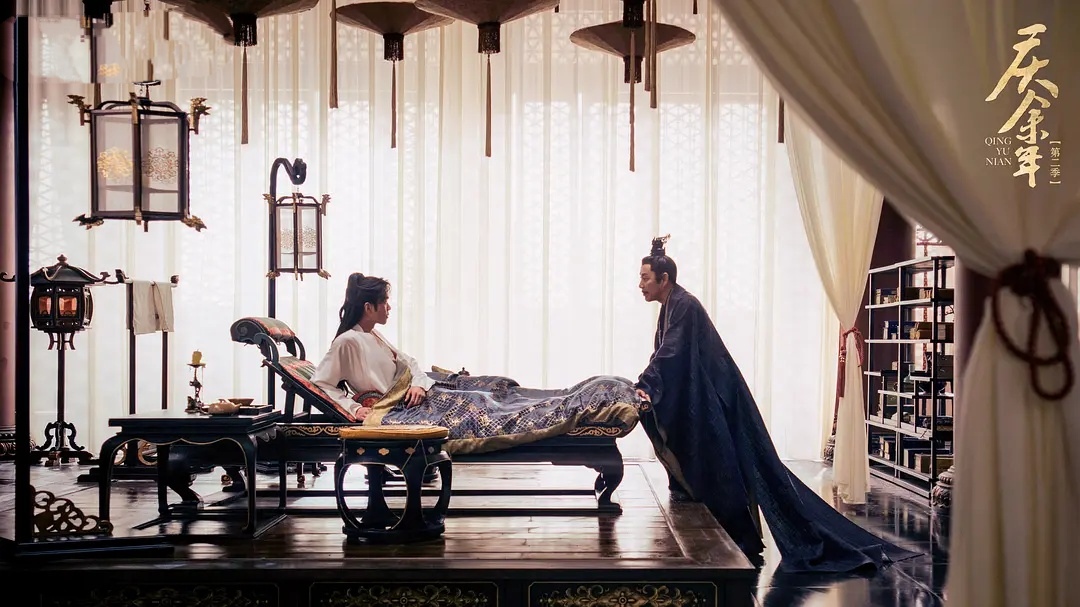 《庆余年2》开播热度高，但口碑反响平平。演员阵容升级，吴幸键接替肖战饰演言冰云，