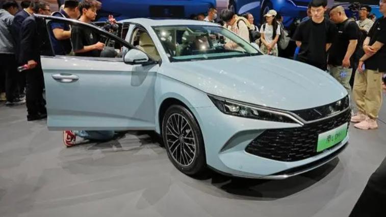 想买车的等下，刚在北京车展亮相的五款车，适合平民富豪的都有