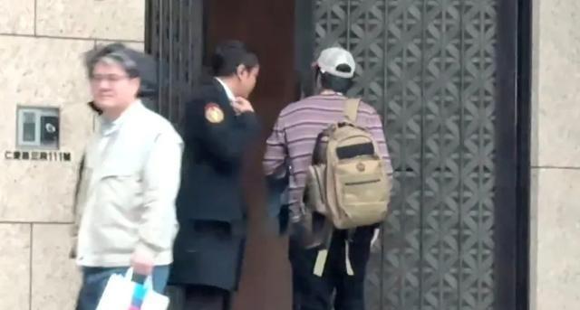 王力宏李靓蕾对战三年，终团聚儿女情长
哎，这对曾经的明星夫妻的故事真是曲折离奇啊