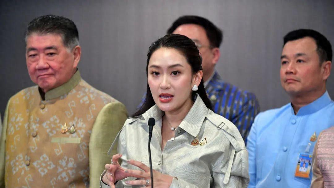 泰国“三断”行动第三天，电诈园区依旧灯火辉煌，网友叹：重拳出击似落棉上