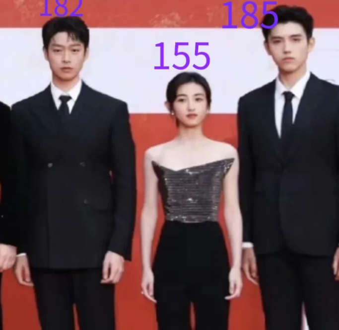 张子枫才155，演艺之路受身高限制太多了！