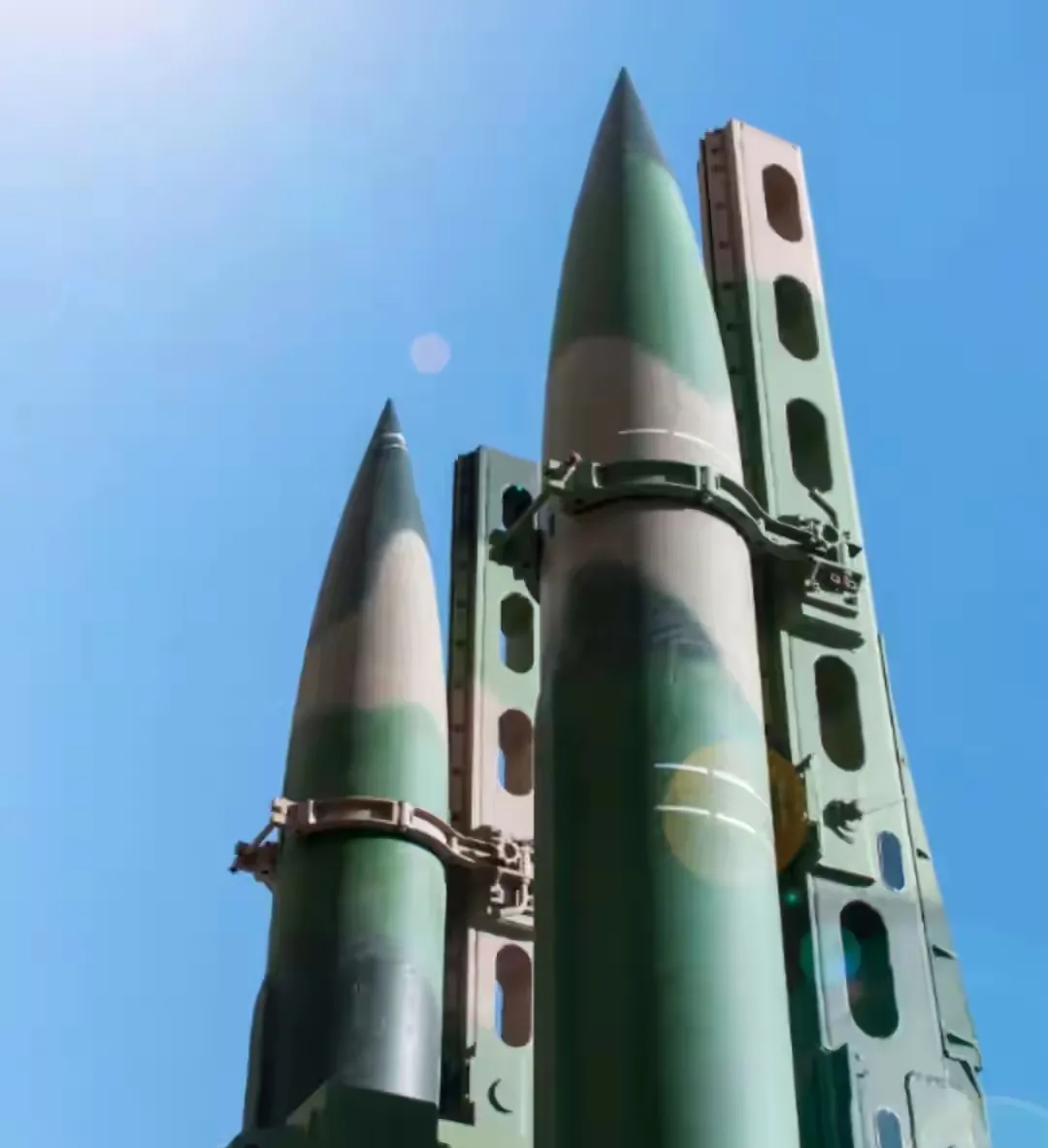 据凤凰网新闻，说是美国专家研究，中国这次发射的洲际导弹，不是东风31，而应该是东