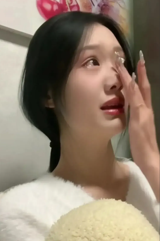 男友供我上了研究生，他自己在外面送外卖做代驾。在校期间我花了他 20 万！在此期