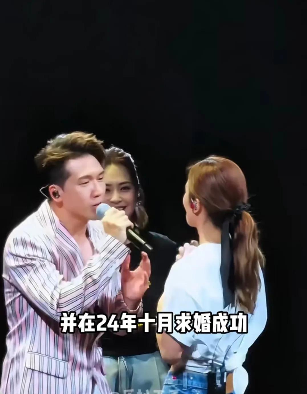 蔡卓妍身材管理有多绝？别看她已经43岁了，但无论是颜值还是身材都像个小姑娘一样。