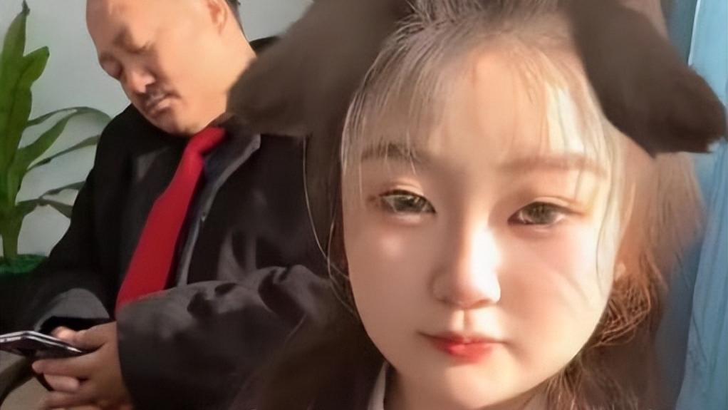 “谢广坤”前妻发声，女儿再回应：没嫌5000元生活费少