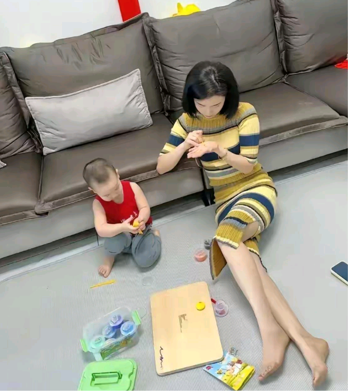 每天回家看到老婆和孩子，我就对自己说，所有的辛苦都是值得的，因为家的温暖，一切付