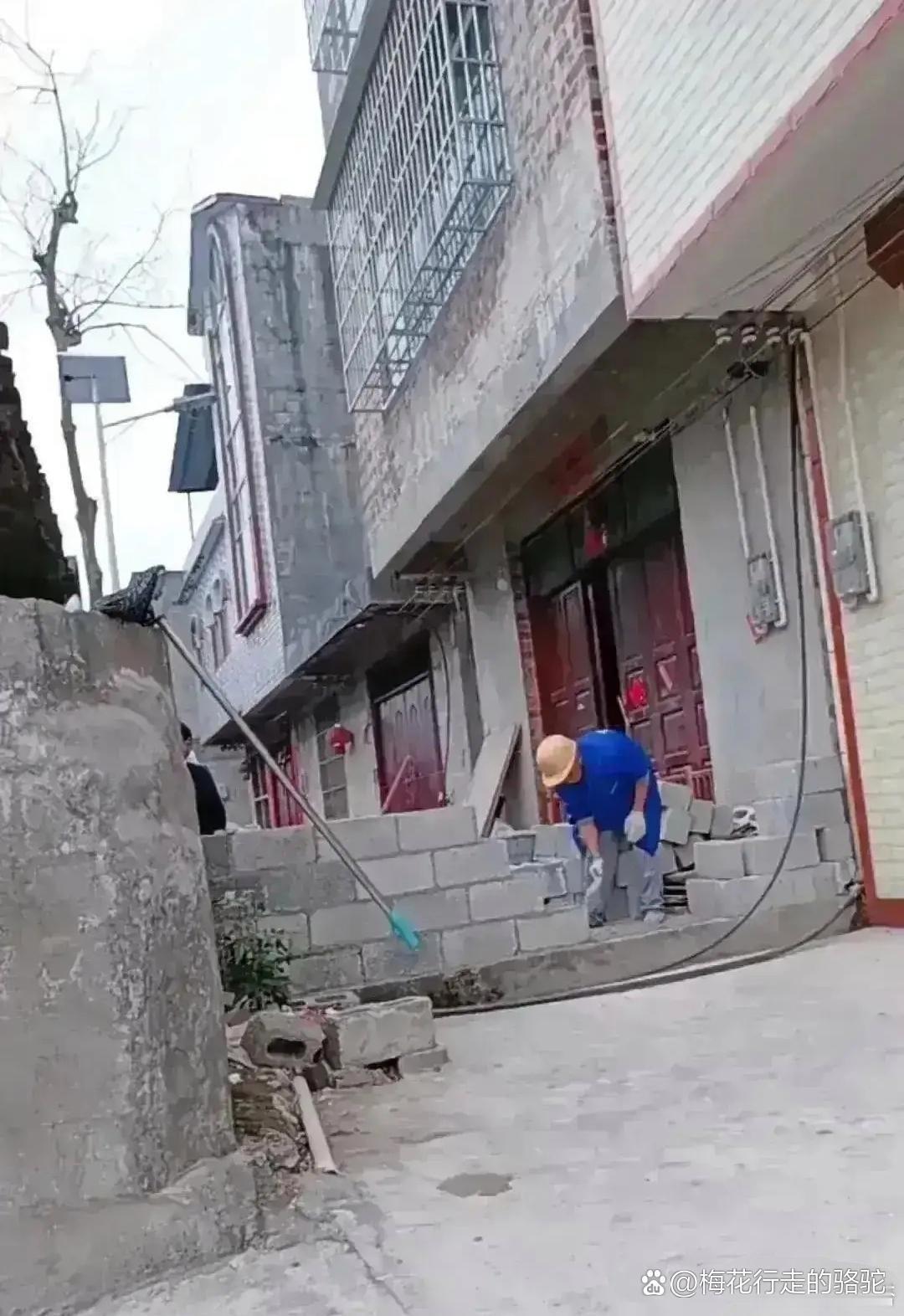 搞笑段子：这得是多大的仇啊，才会闹成这样！！哈哈哈哈！大笑