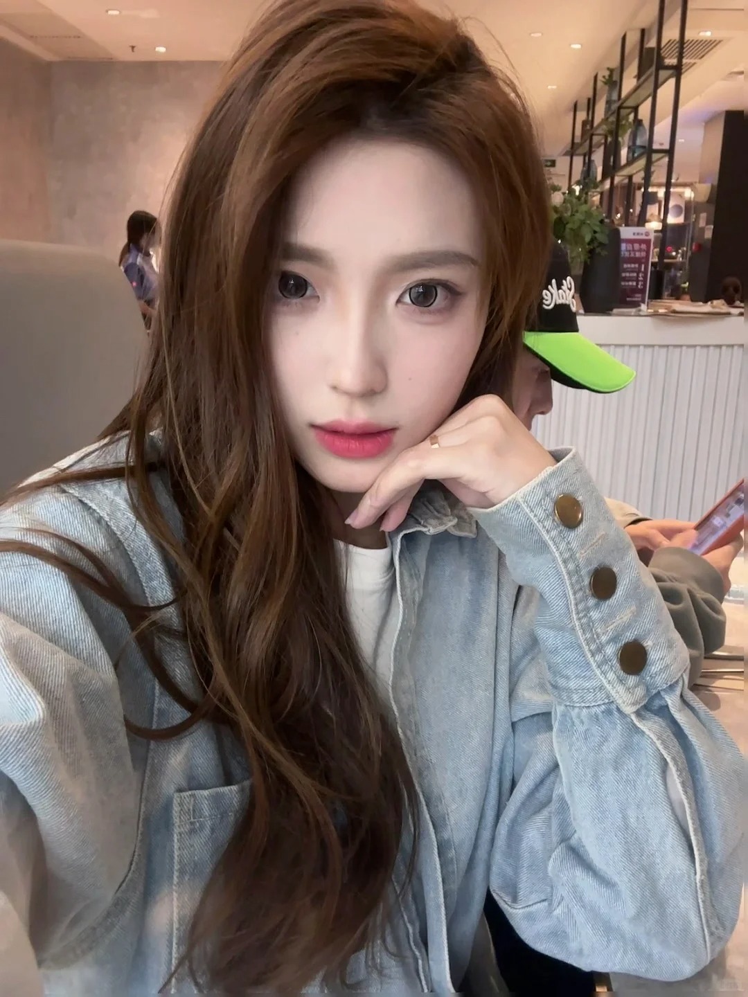 live看我眨眼🎀
今天是甜妹～
宝宝左滑看我眨眼💕韩女妆容尊嘟甜甜