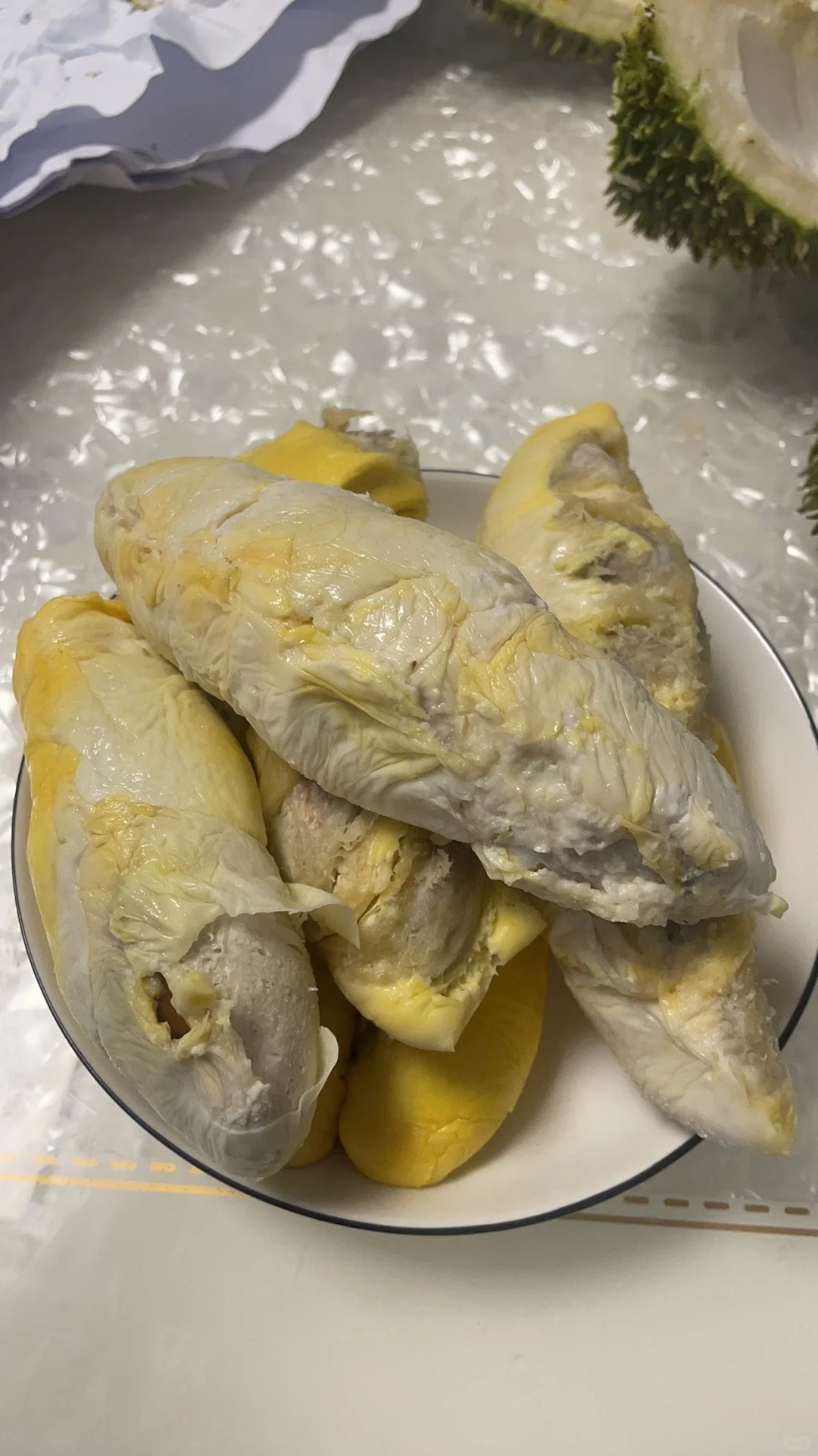 请大家帮忙看看这个榴莲是不是坏的