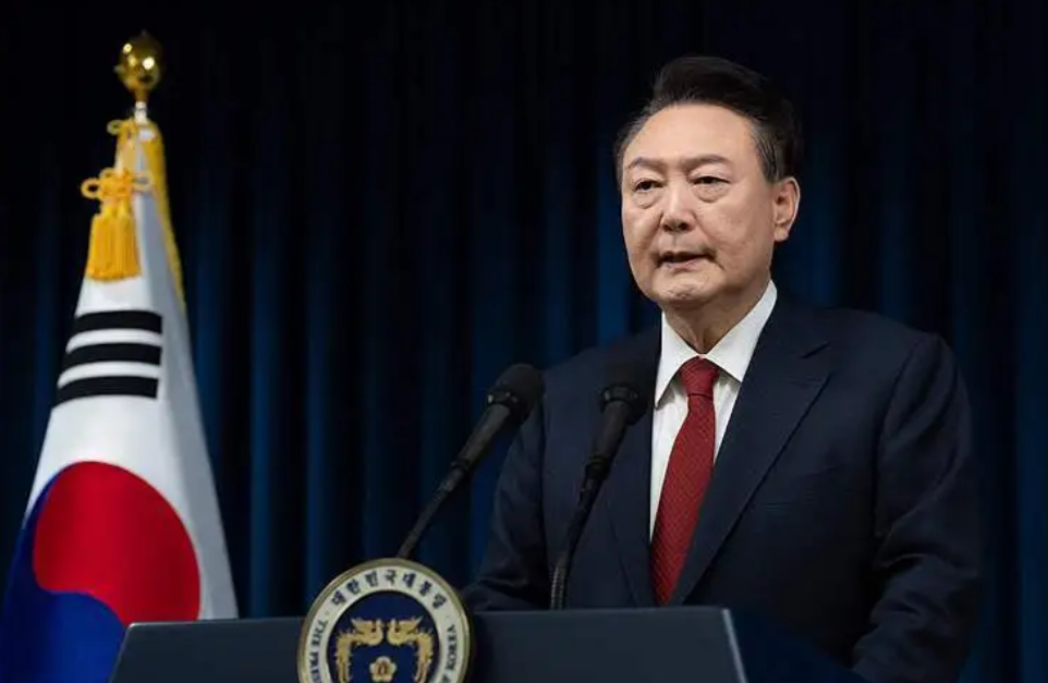 谈崩了！尹锡悦要硬刚到底，死亡或重生，韩国将迎来最艰难180天！