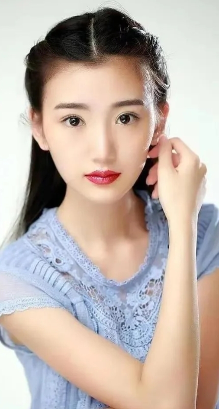 毛晓彤的演艺道路