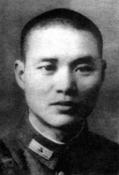 沈醉一直以为自己的书法水平相当好
因为时不时就会有人来请沈醉写几幅字，而这些字都