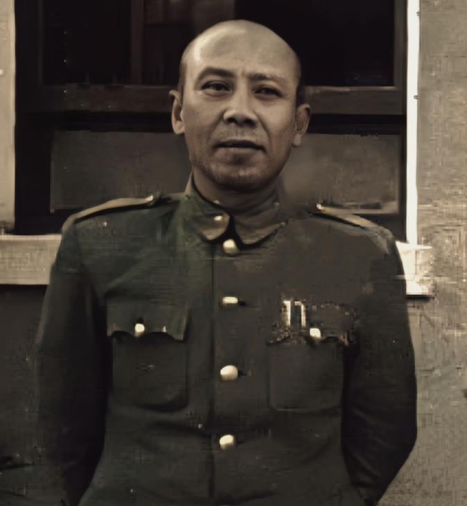 1948年11月22日，黄百韬眼见自己的10万大军被逐步歼灭，大势已去，便拿出一