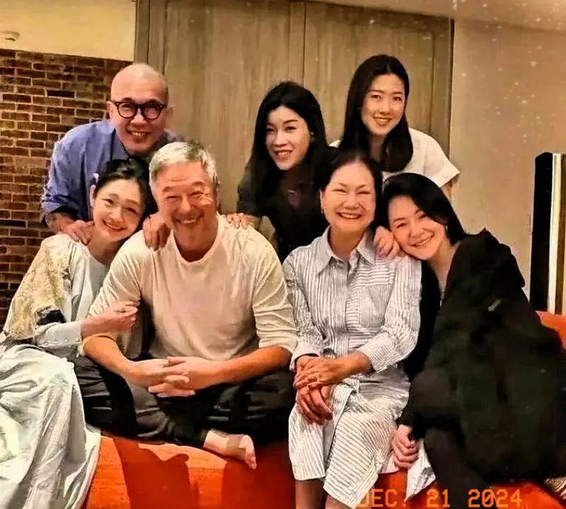 离婚后的豪门困境：700平豪宅成他人居所，8岁儿子沉迷游戏，这个男人的无奈你看懂
