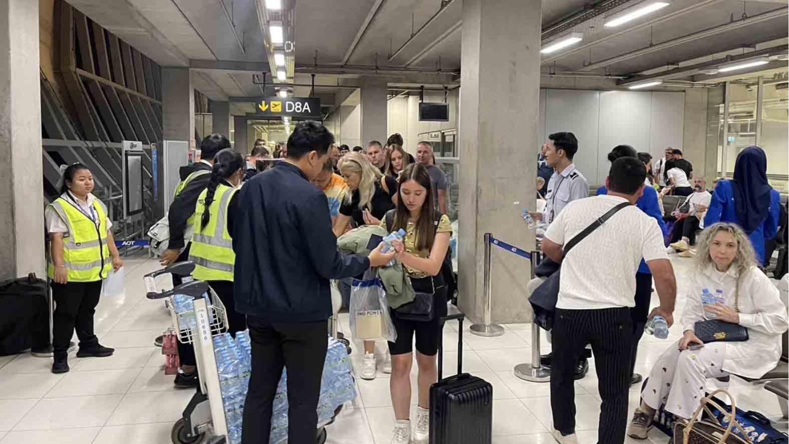 俄罗斯航空普吉-莫斯科航班起飞后故障！盘旋5小时后急降素万那普