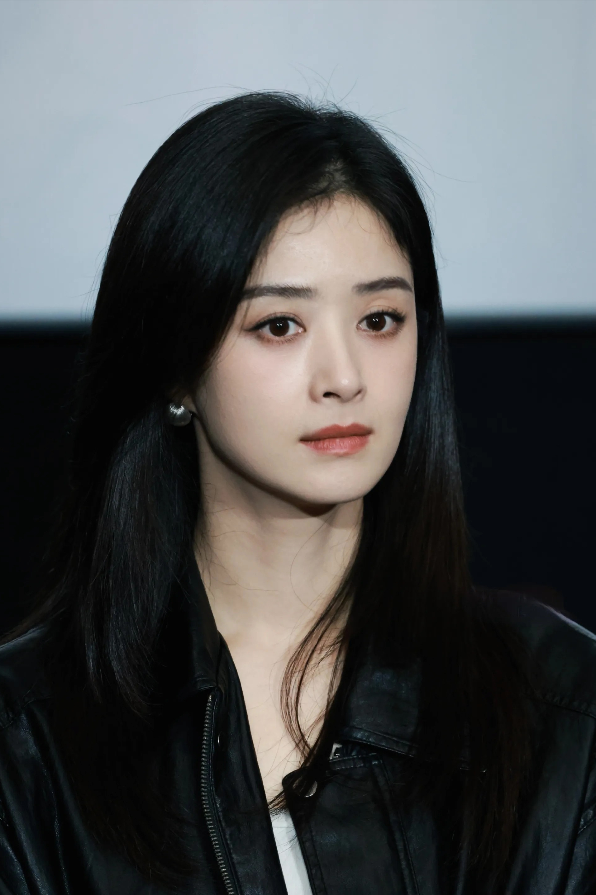 两美同框，必有一伤！这一次关晓彤真输了