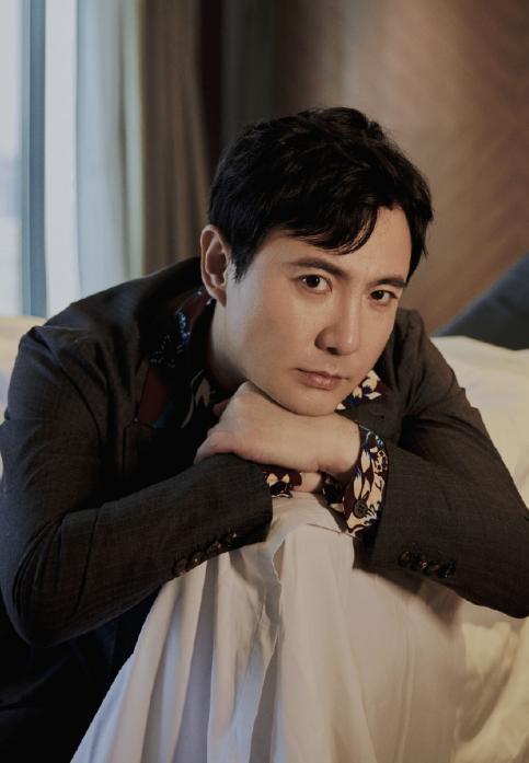 沈腾年轻时也是很帅气