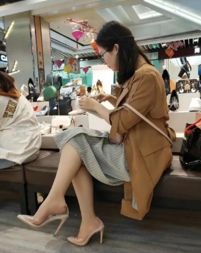 这样的穿着配得上这个时候的季节