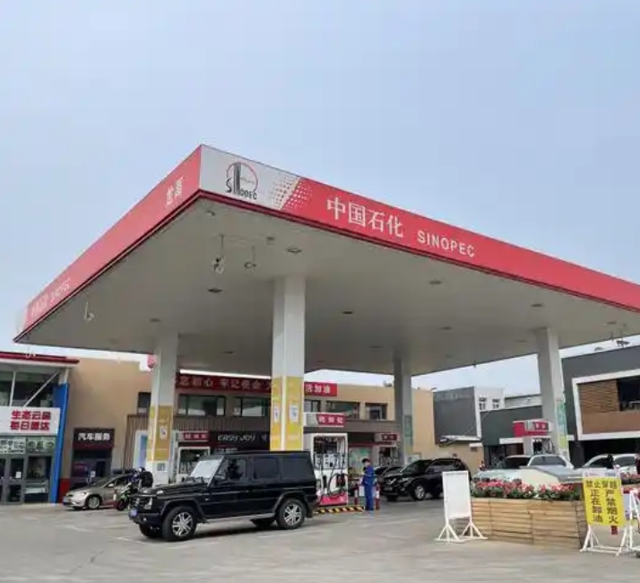 油价每升5元钱的时候，大家伙喜欢买燃油车。
油价每升7块钱的时候，大家伙还买燃油