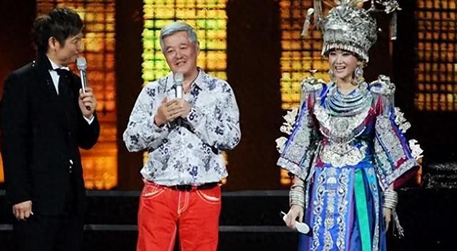 “民歌天后”宋祖英:为何能够连上24年春晚?且看赵本山的评价(苹果充电宝怎么验真假)-第21张图片-九妖电影 “民歌天后”宋祖英:为何能够连上24年春晚?且看赵本山的评价(苹果充电宝怎么验真假)-第21张图片-九妖电影