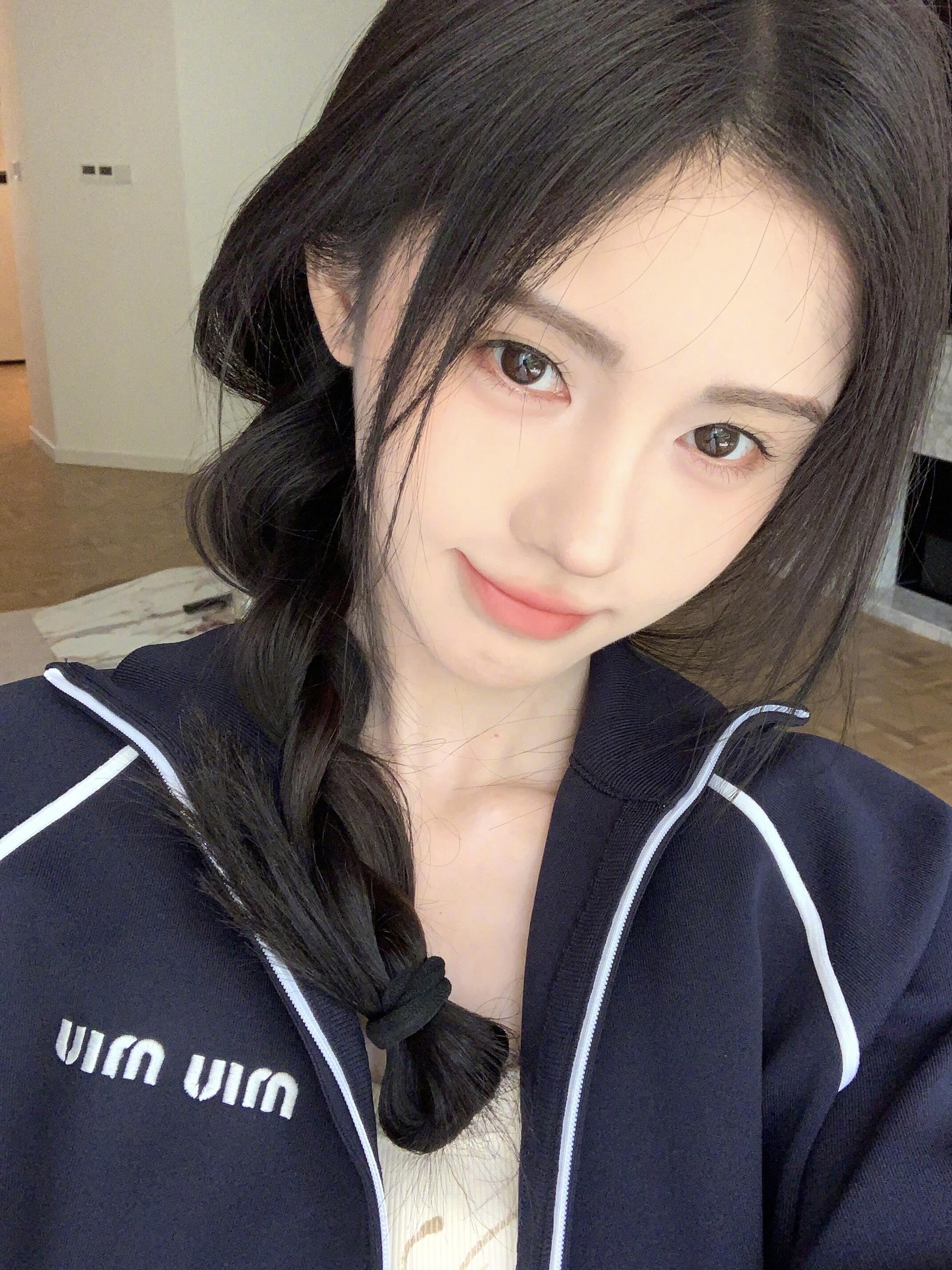 鞠婧祎又淡又自然的