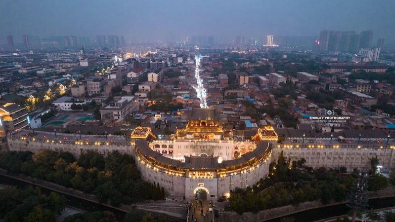 洛阳耗资3000万，重建了“中原第一门”，如今假古董成网红打卡地