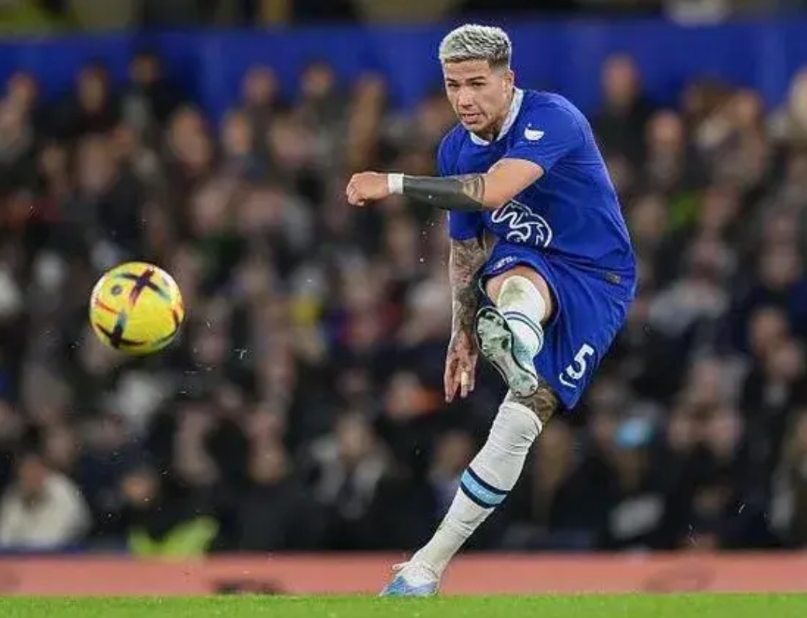 恩佐可能是世界第一中场的答案

德布劳内莫德里奇克罗斯等大师逐渐淡出足坛后，中场