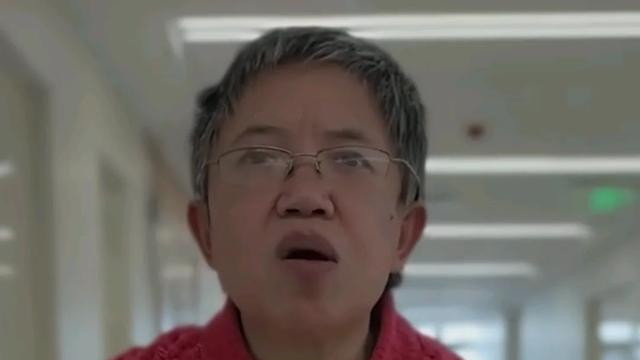 魏海燕和月玲在医院依依不舍分别，步履蹒跚回病房的背影让人泪目