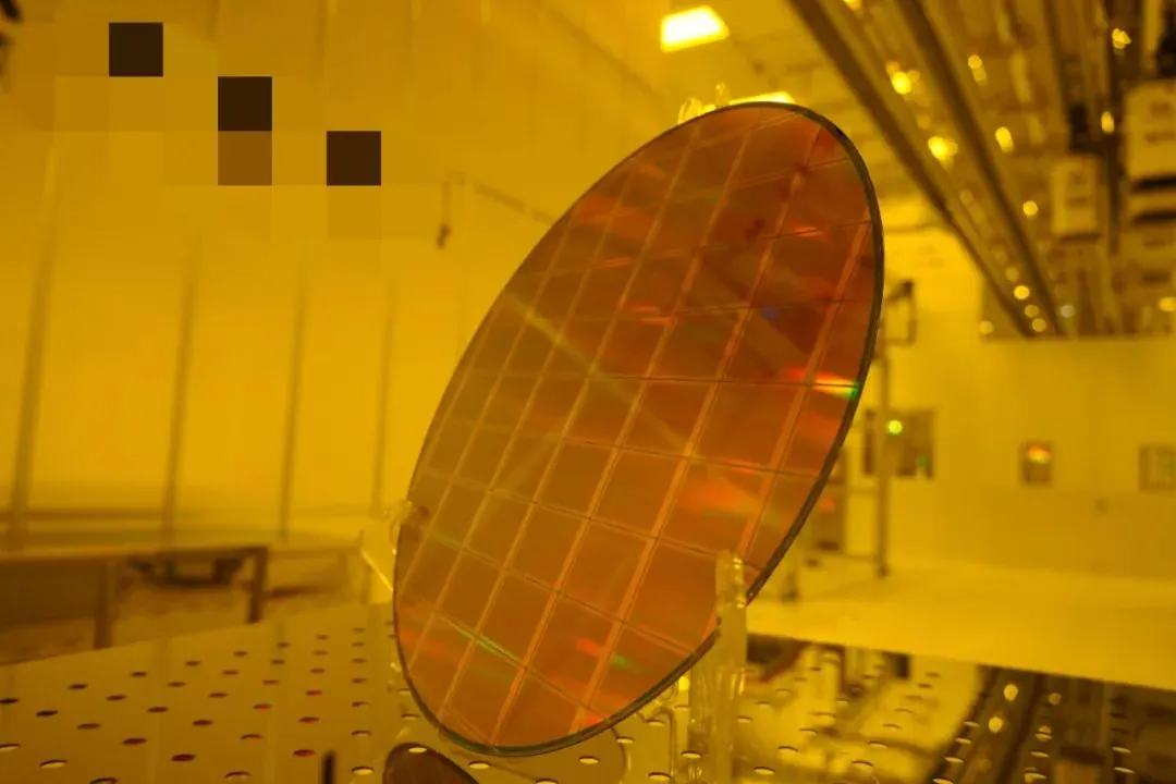 国产高端全画幅COMS试产成功，打破索尼垄断
据8月19日消息，晶合集成官宣与与