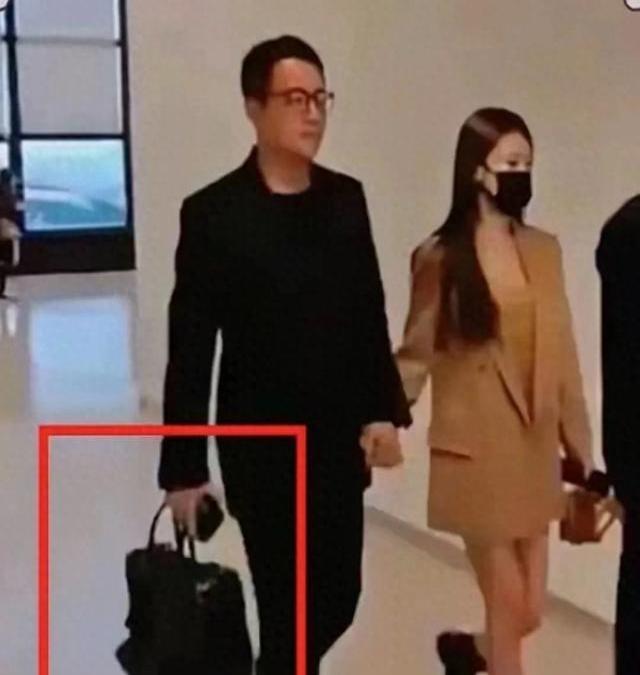 深夜的台北机场，汪小菲和马筱梅焦急万分。他们的两个孩子在抵达时已高烧至41度，危