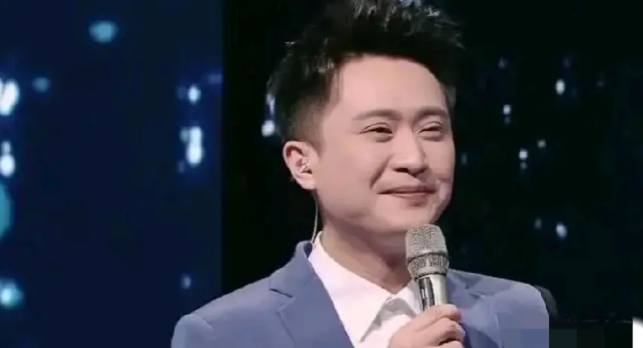 杨帆和张蕾的故事好有戏剧性呢。杨帆生病时紧急找张蕾签字，张蕾赶来后的反应和术后的