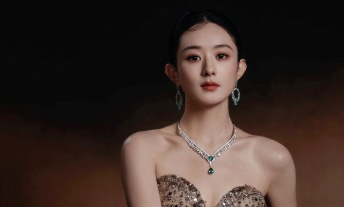 赵丽颖非科班出身却获多项荣誉，近期维权成功获赞