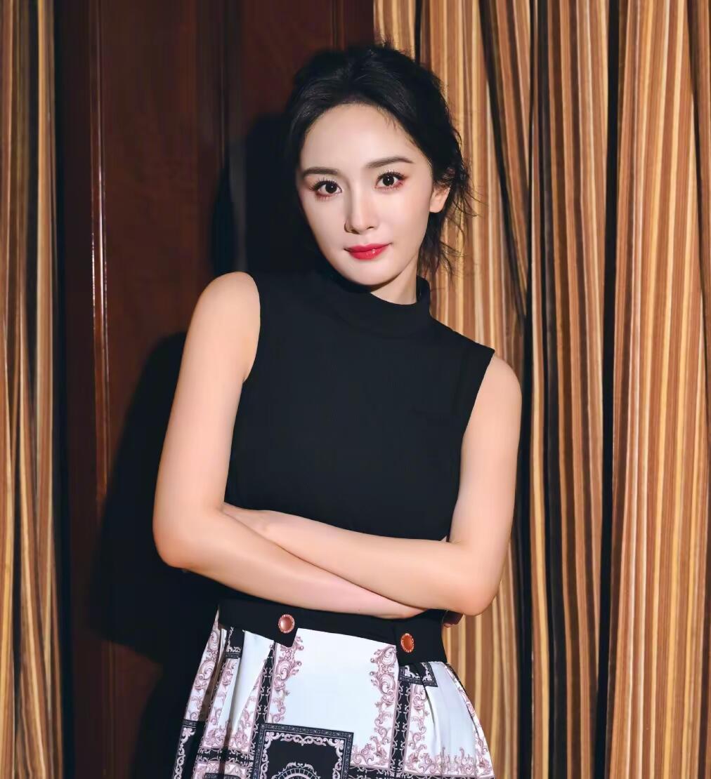 路顺风顺水的杨幂，如今为何频遭质疑？