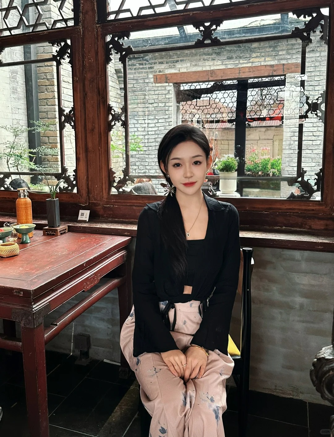 🍵听风八百遍 才知是人间
中式庭院 一壶闲茶
他们家的法甜精致而且味道不错
就