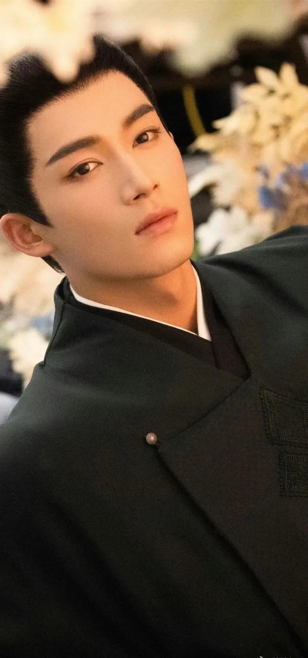 王星越好帅啊