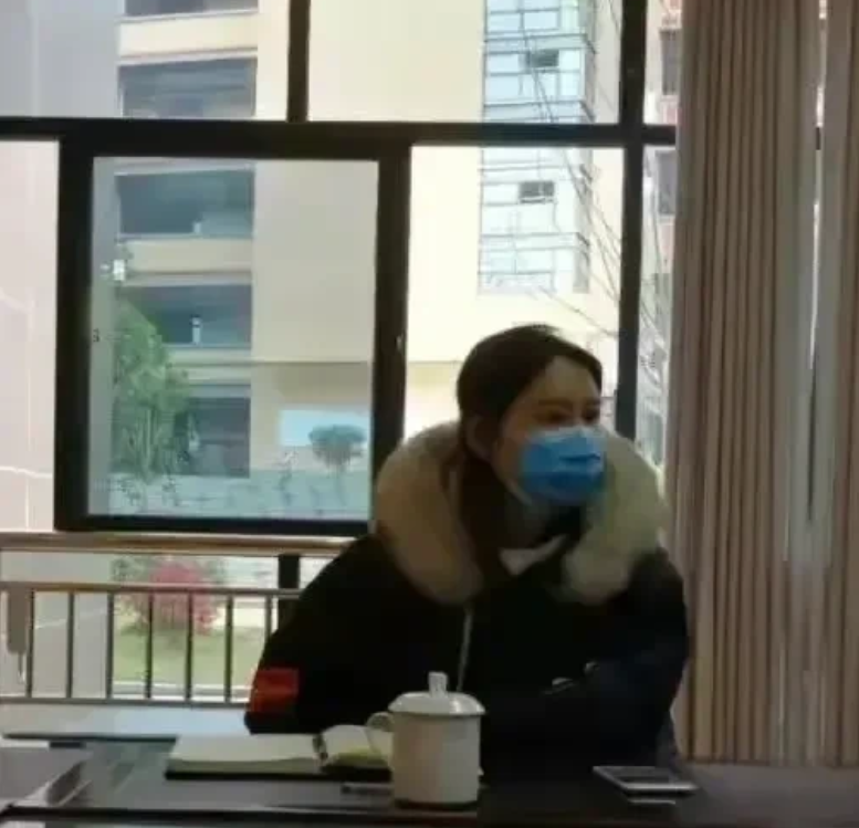 四川泸州天立学校小学部的前校长童敏，因沉迷网易旗下一款网络游戏，在2017至20