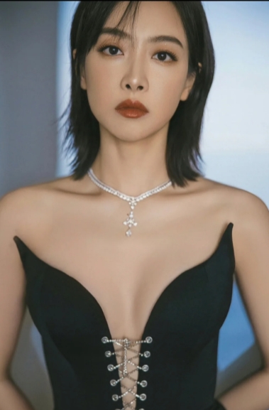 宋茜婀娜多姿