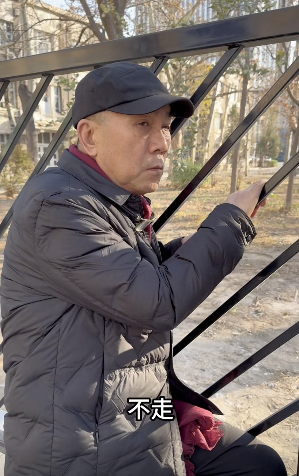 杨仪为了无责任的骂郭德纲，用AI作画，连郑好也一起骂了，有点泼妇骂街的感觉，一个