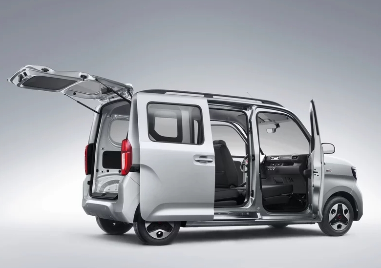 五菱家族最大的成功就是，他们有自知之明，站对了位置。
五菱出品的车型价格都很便宜