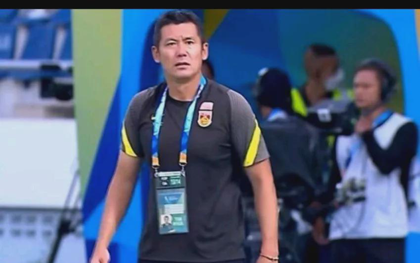 现在的中国男足u20是杨晨带的，U17亚洲杯踢得，怎么说呢，不太理想。 就说跟塔