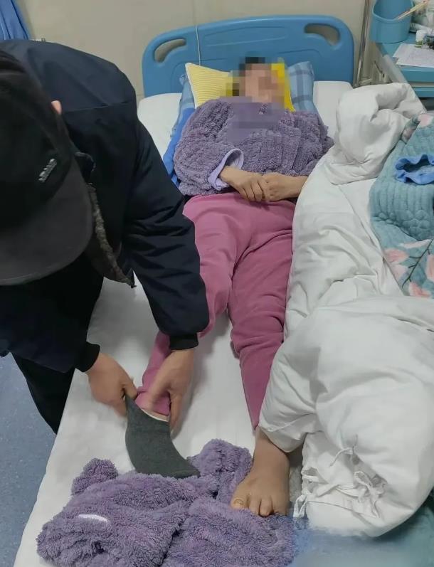 重庆，女保洁常年在一女雇主家里干小时工，当天在雇主家打扫卫生，收拾冰箱里的残存食