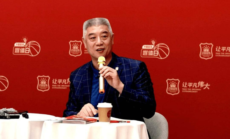 徐济成近日在节目中谈到CBA联赛开放外援的利弊，他表示：外援是药不是饭！我们也曾