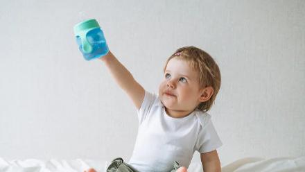 爱婴新潮流：放任自由还是精心培养