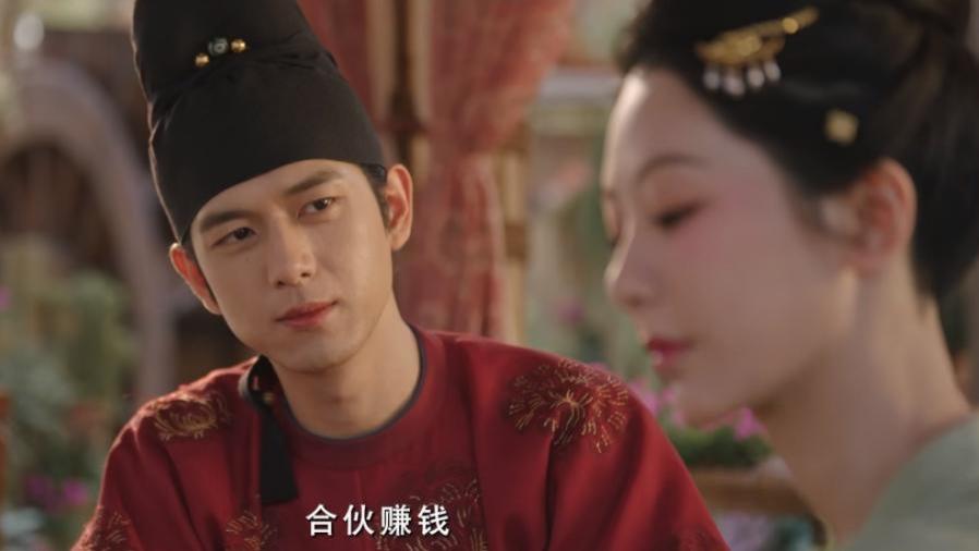 《白月梵星》《国色芳华》各看4集，一个老套无趣，一个让人惊喜