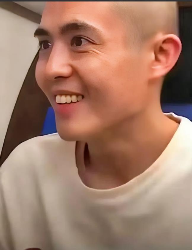 咱们就说王星到底有多蠢吧，你们自己看看！

首先，王星从曼谷被绑架到缅东妙瓦底，
