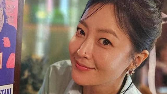 金喜善15岁女儿近照曝光，“最丑星二代”蜕变成绝色少女！